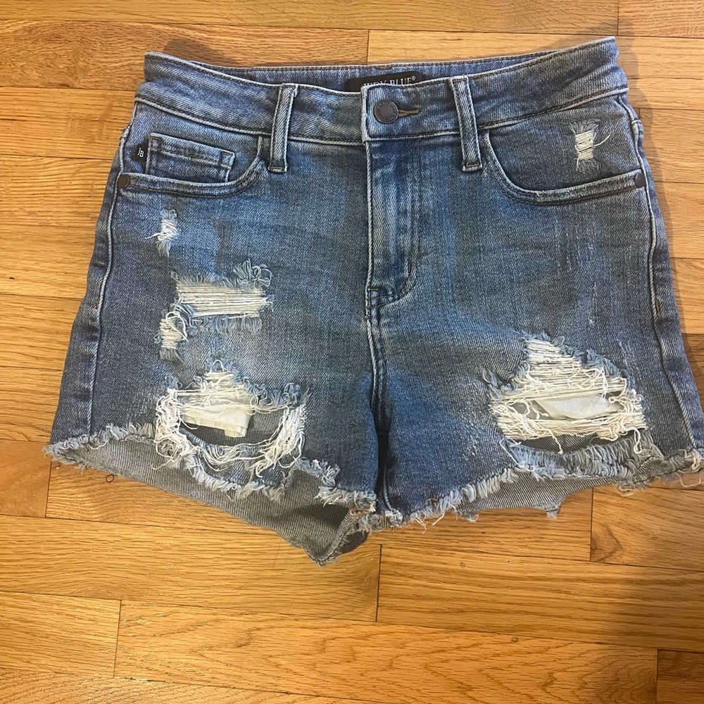 SOLD Judy Blue small jean shorts